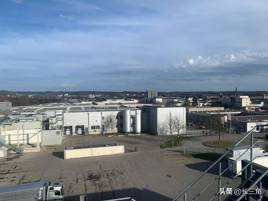 1679305063985762BGDu.jpg 2.jpg